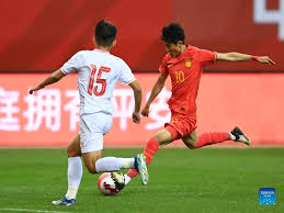 使他在防守
